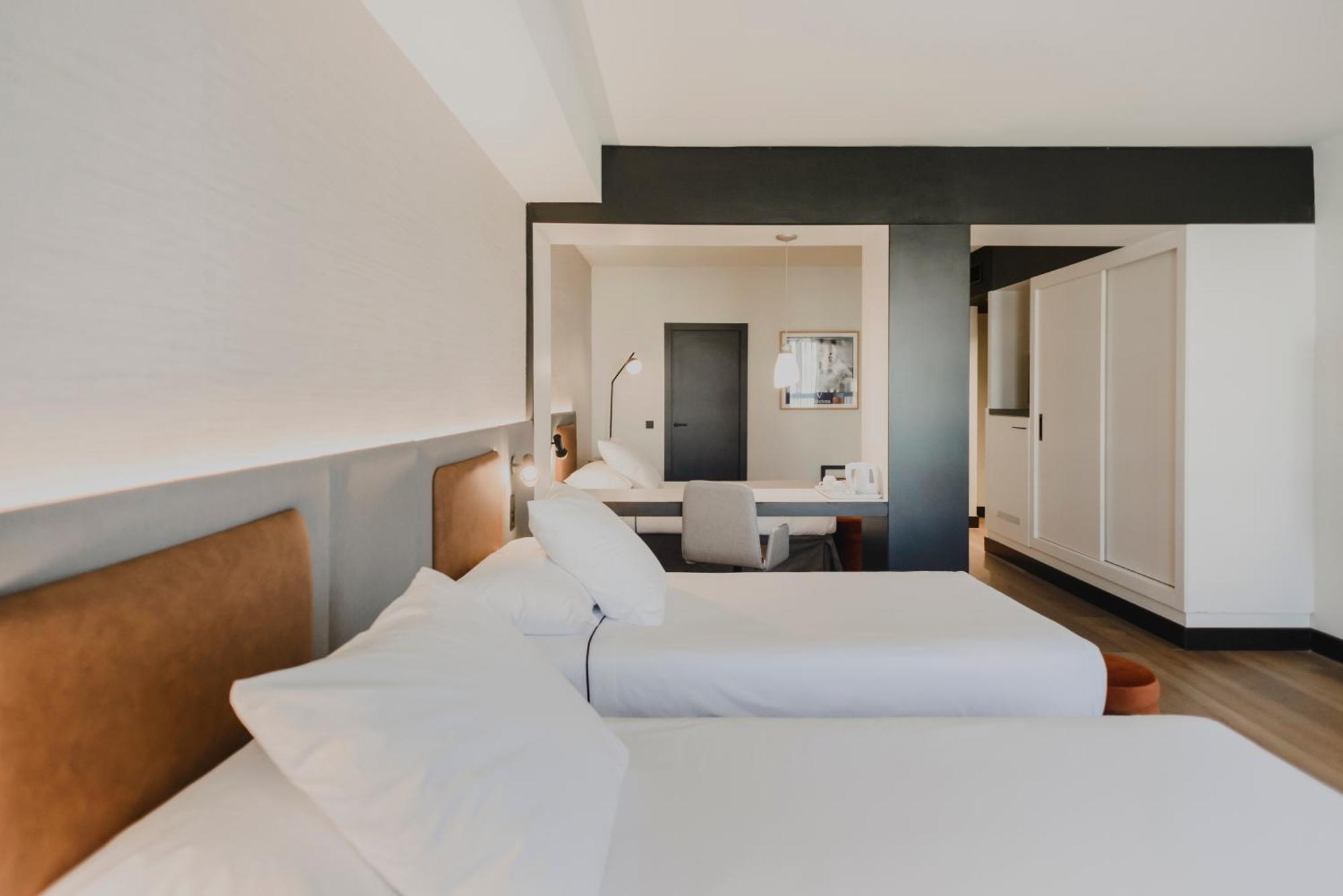 4 Hoteles de 4 Estrellas en Eixample, Valencia que Vale la Pena Reservar
