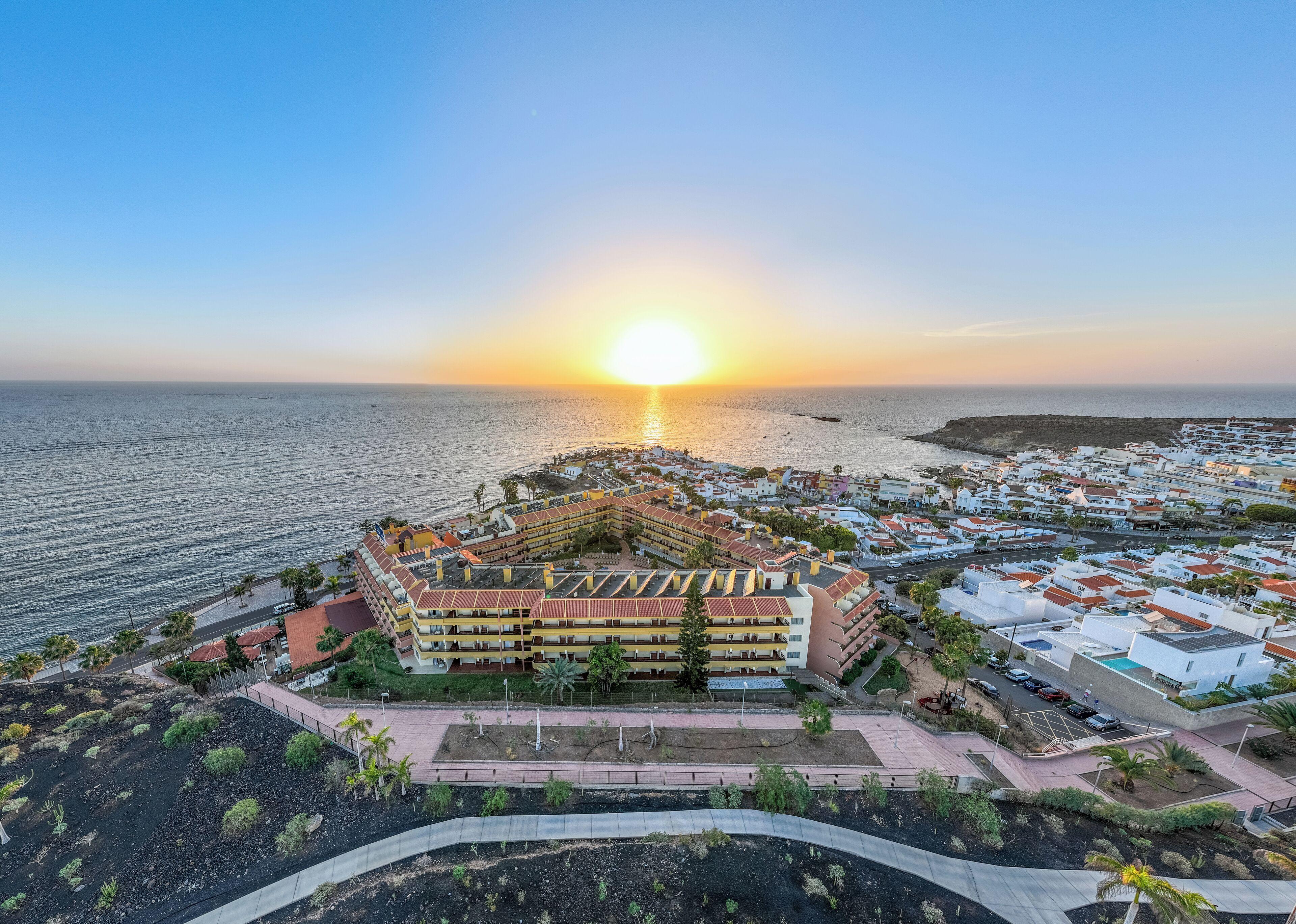 Cerca de Pirámide de Arona: 6 Hoteles Familiares Comparados
