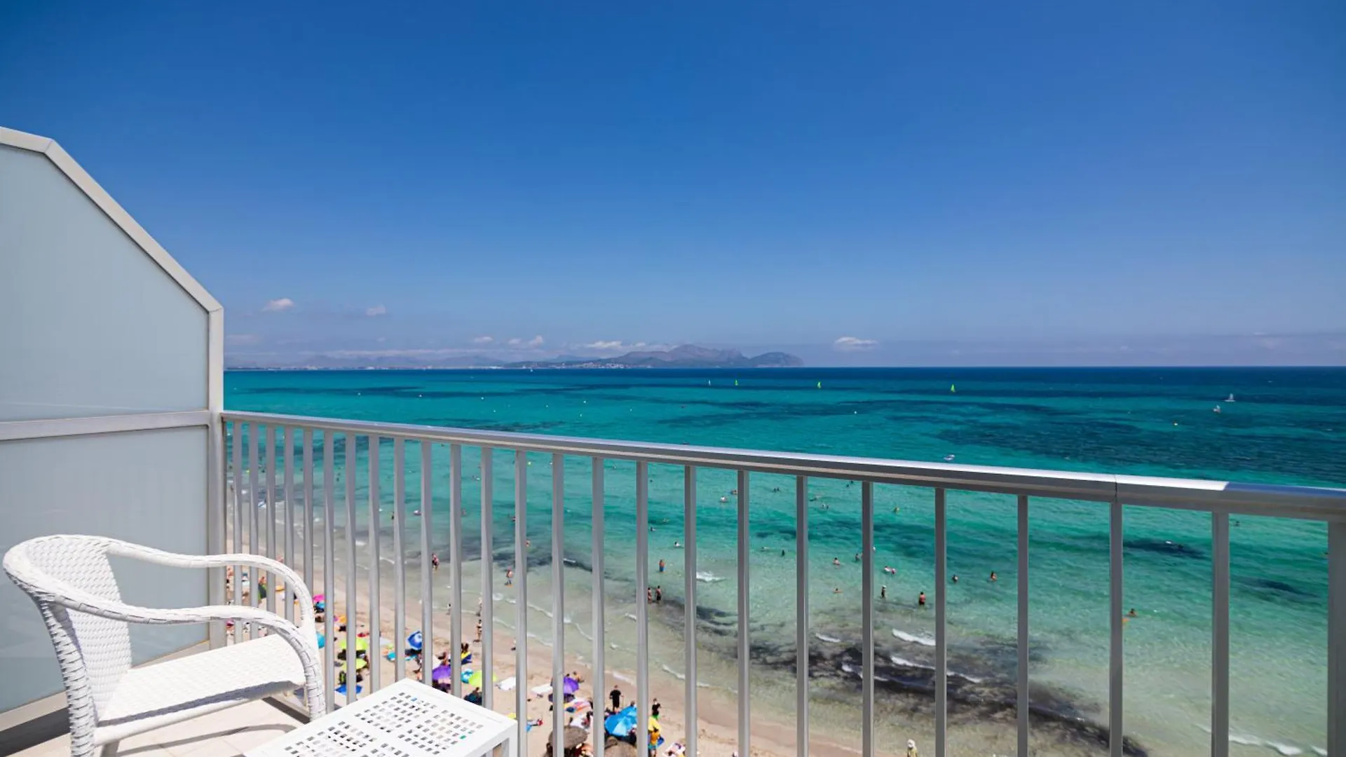 4 Hoteles JS Hotels Cerca de la Fundación Jakober que Vale la Pena Reservar