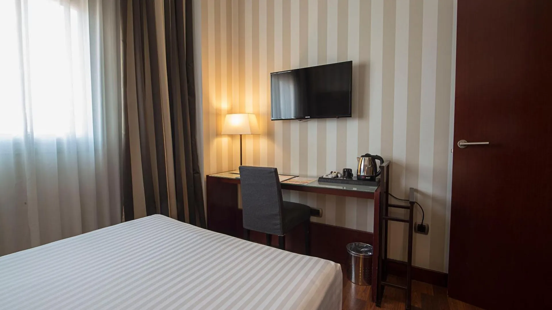 Dónde Alojarse en Ruzafa: 5 Hoteles 4 Estrellas Analizados