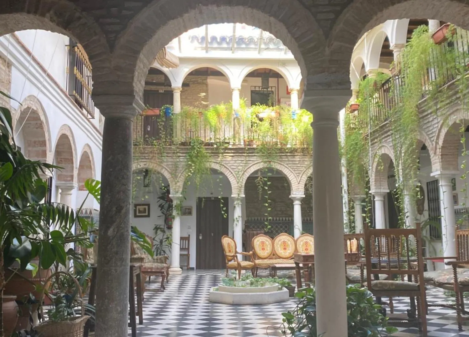 Torre de la Calahorra: 7 Hoteles Céntricos Comparados